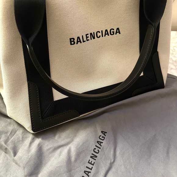 Balenciaga Small Cabas Tote - Picture 8 of 9